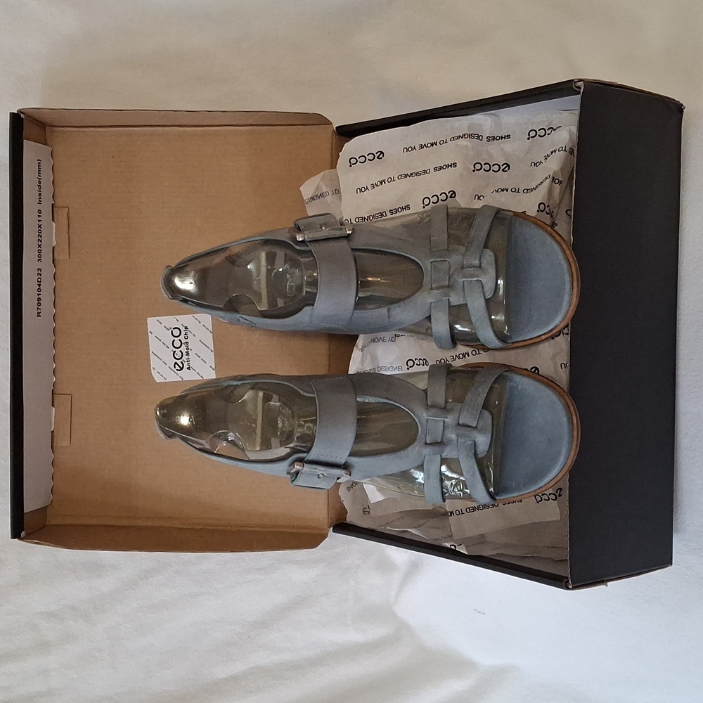 Ecco Gray Strappy High-Heeled Sandals size 40